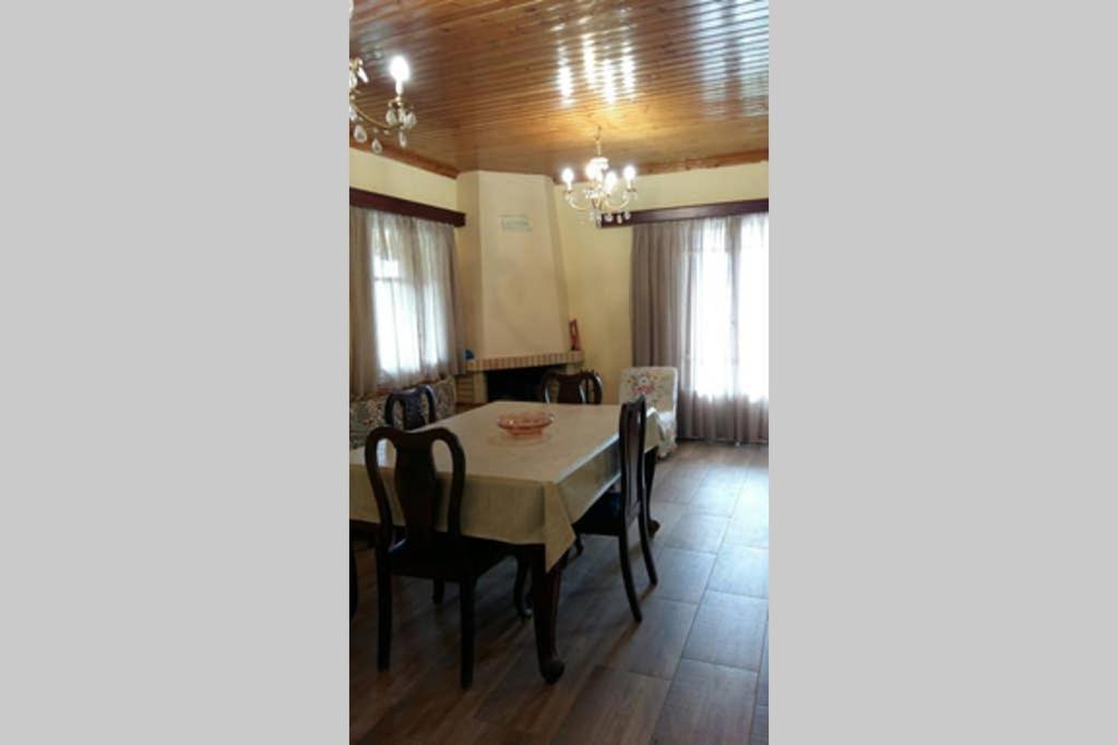 Traditional House With View Drymon Экстерьер фото