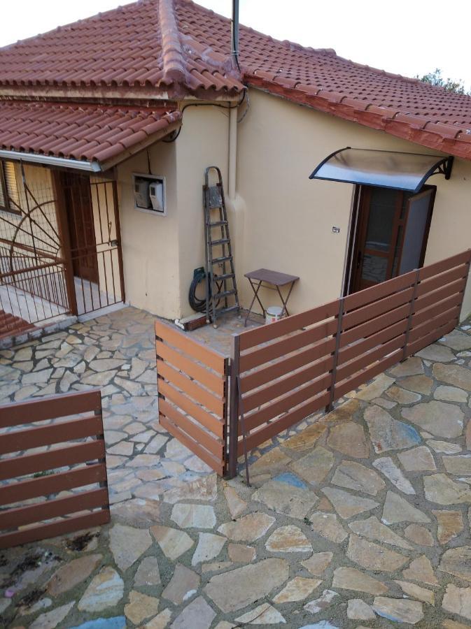 Traditional House With View Drymon Экстерьер фото